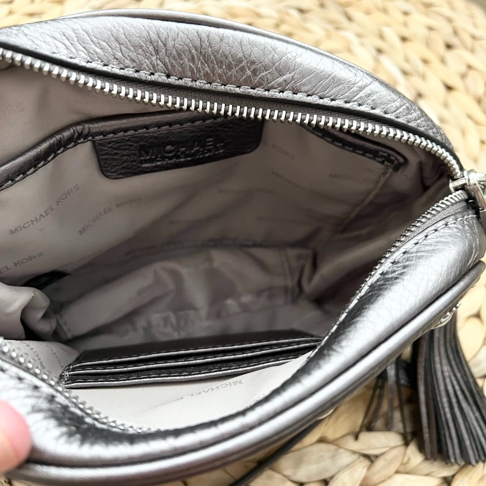 Michael Kors genuine leather embellished metallic chain strap tassel purse - Picture 7 of 9